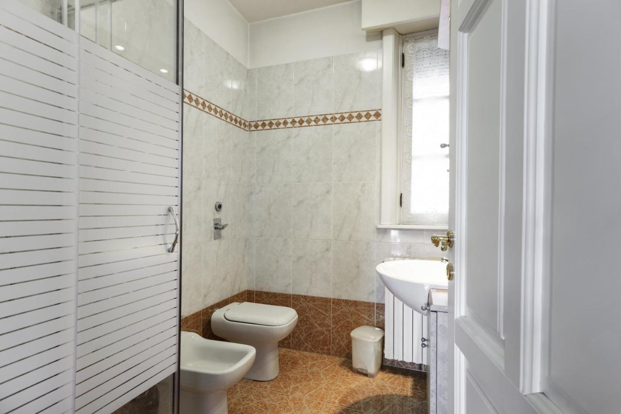 White House Apartman Lainate Kültér fotó
