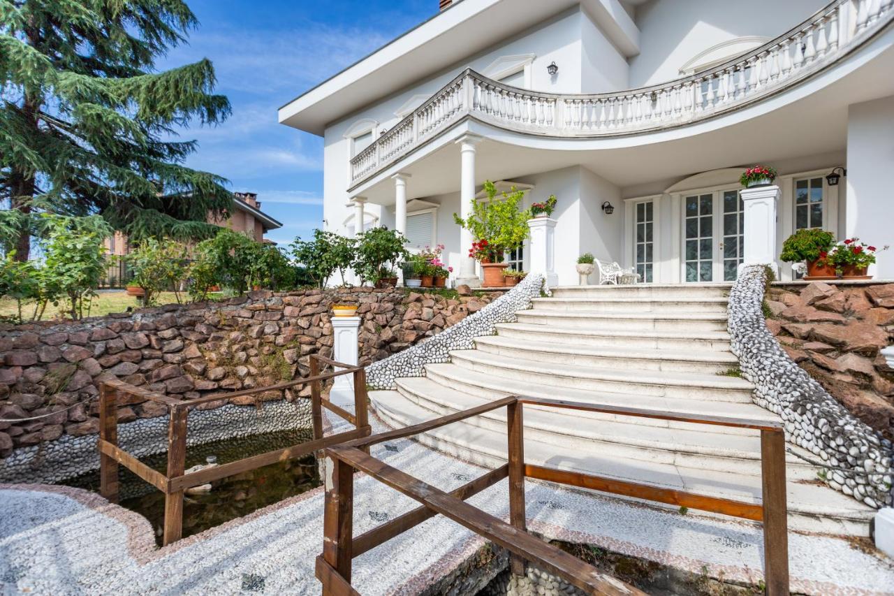 White House Apartman Lainate Kültér fotó