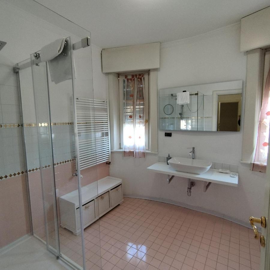 White House Apartman Lainate Kültér fotó