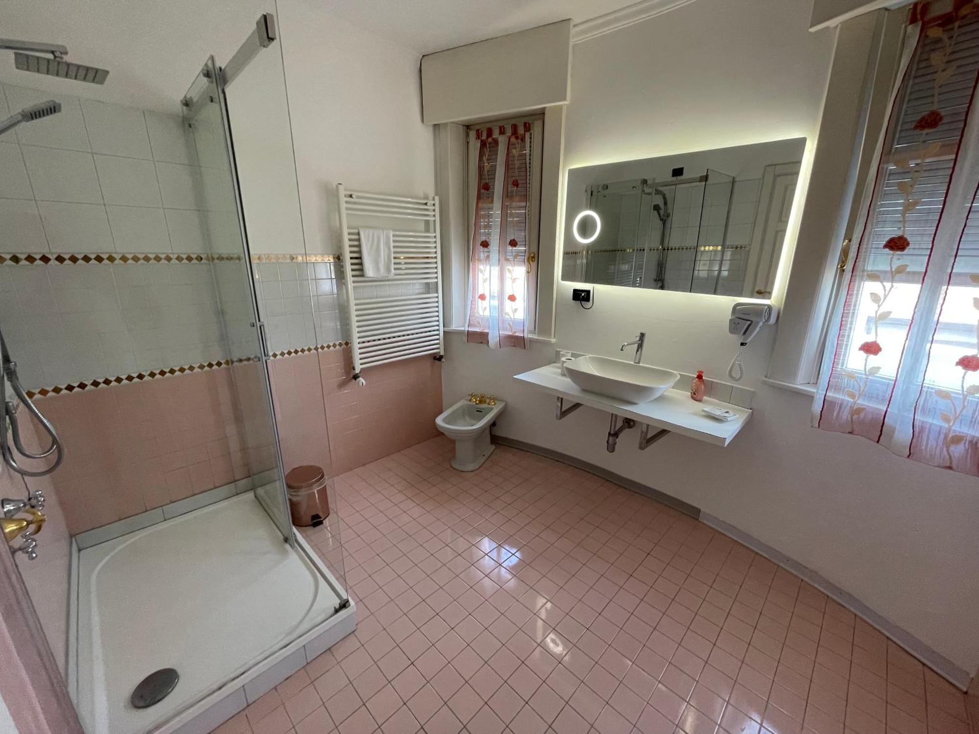 White House Apartman Lainate Kültér fotó