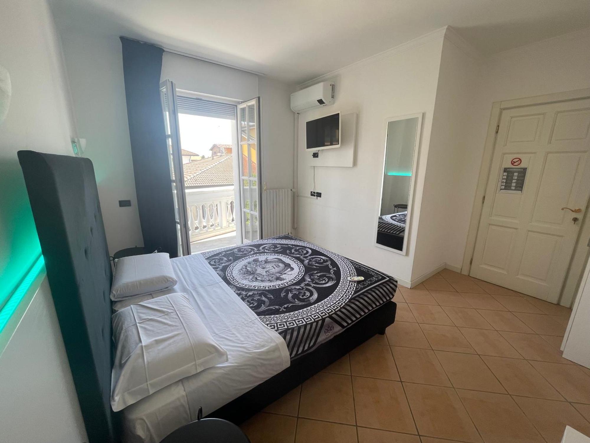 White House Apartman Lainate Kültér fotó